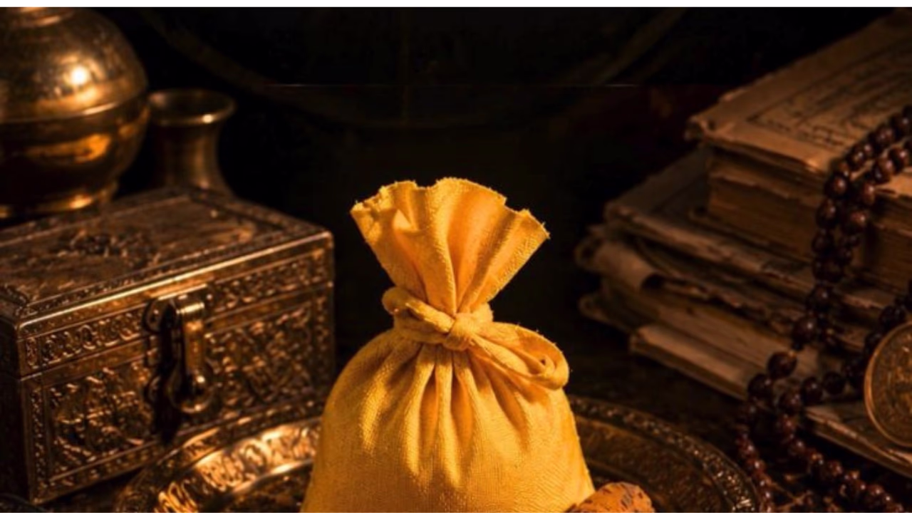Thursday Potli Remedy for Better Money Flow